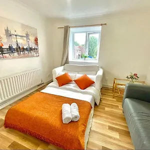 https://privite-2-bedrooms-flat-canada-water.brighton-hotels-england.com